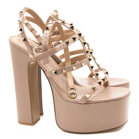 NWT Valentino Rockstud Platform Pump IN PATENT LEATHER 155 MM POUDRE US 10.5 - Picture 4 of 5